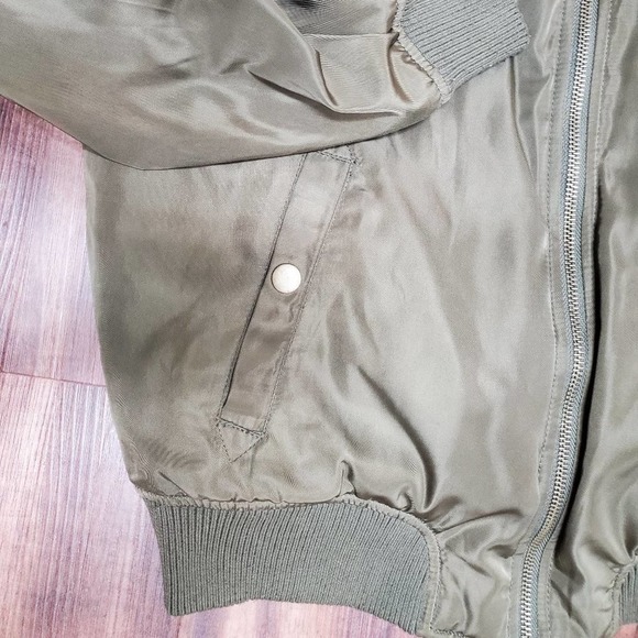 Love Tree Brand  Women's Jr Olive Green Bomber Jacket  Large - Picture 7 of 9